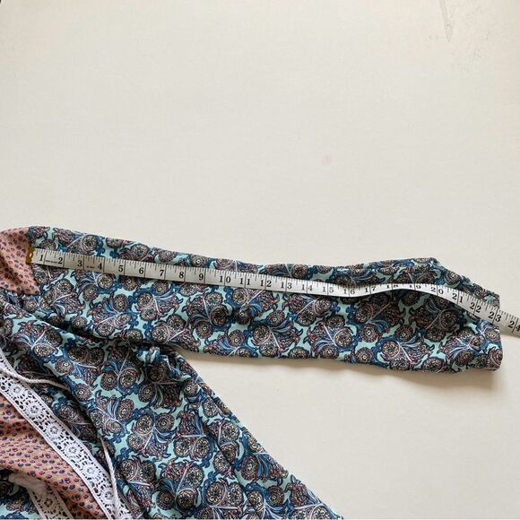 DR2 Daniel Rainn Blouse Top Women Floral Roll Tab Sleeves Tassel Ties Size M - Picture 8 of 10